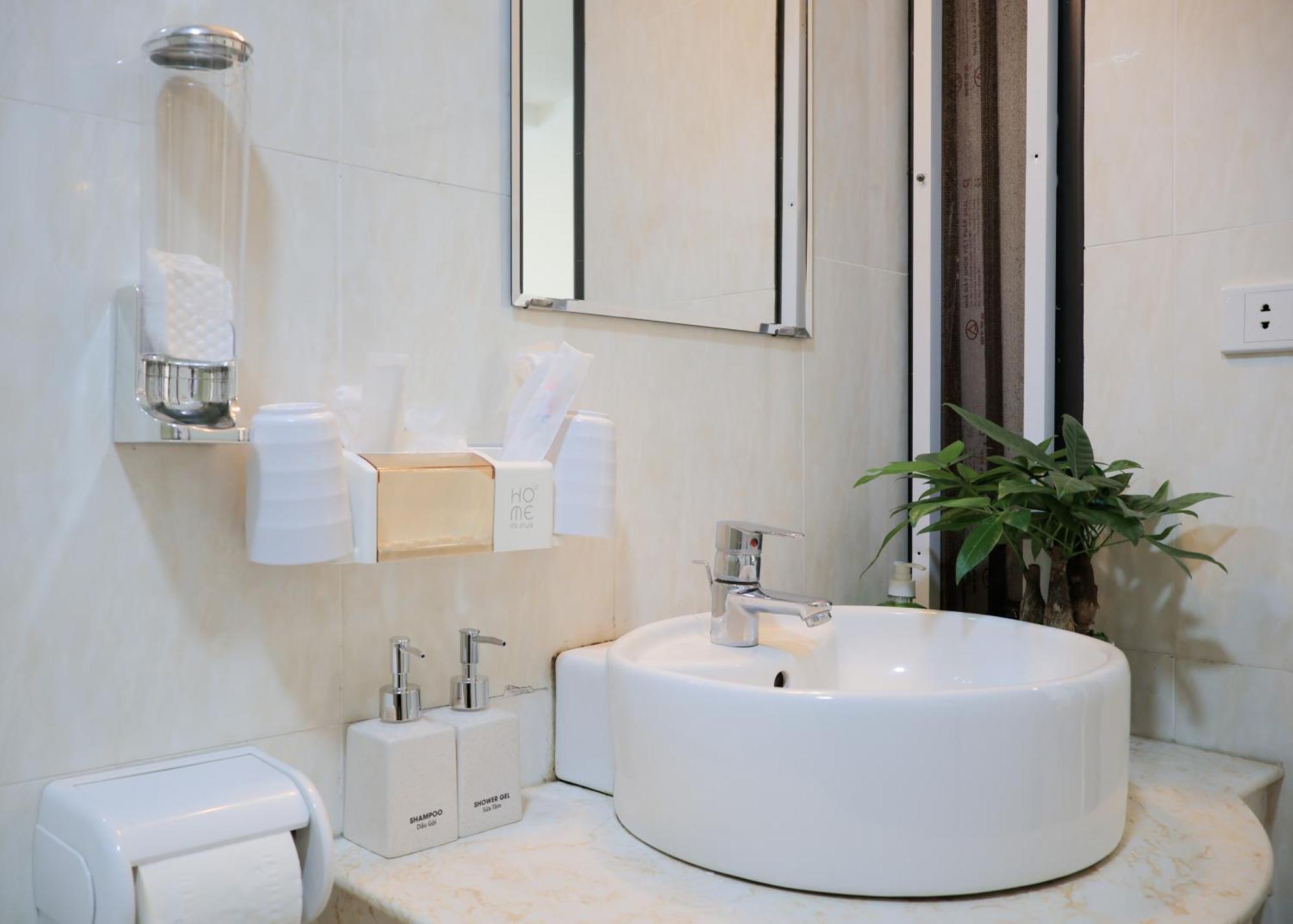 T98 Westlake Quang An - Tay Ho Center Garden View Studio! Hanoi Exterior photo